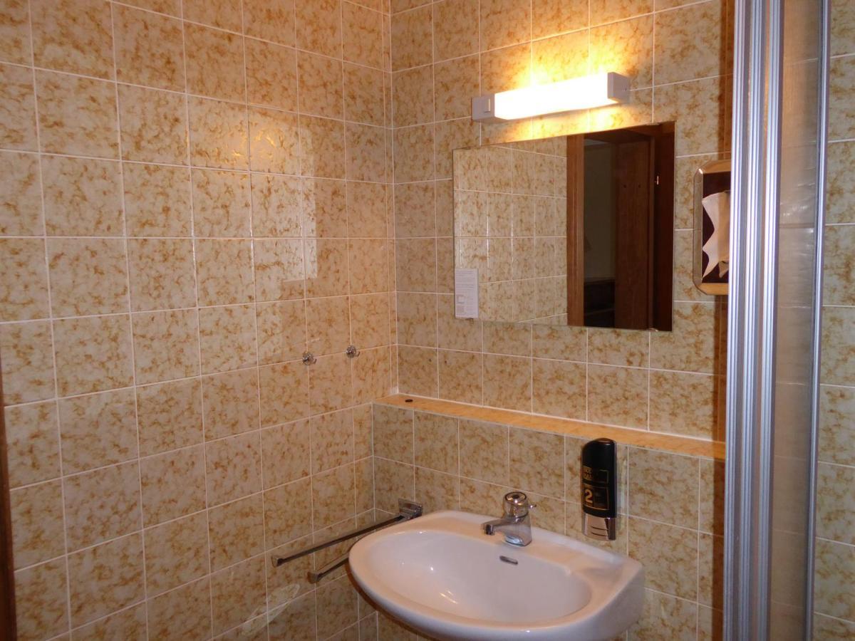 Landhotel Lindenhof Stadtsteinach ภายนอก รูปภาพ